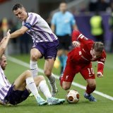 Vincent Sierro (au centre) troquera provisoirement le maillot du Toulouse FC pour celui de l'équipe de Suisse.